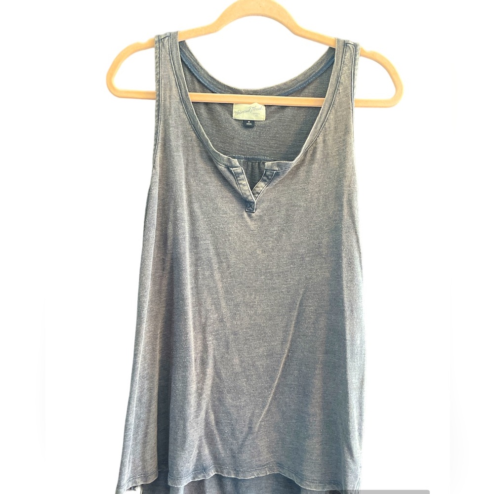 Universal thread, women’s gray tank top